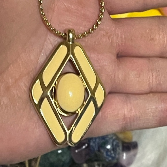 Christian Dior Vintage Cream Enamel Necklace - Picture 7 of 11